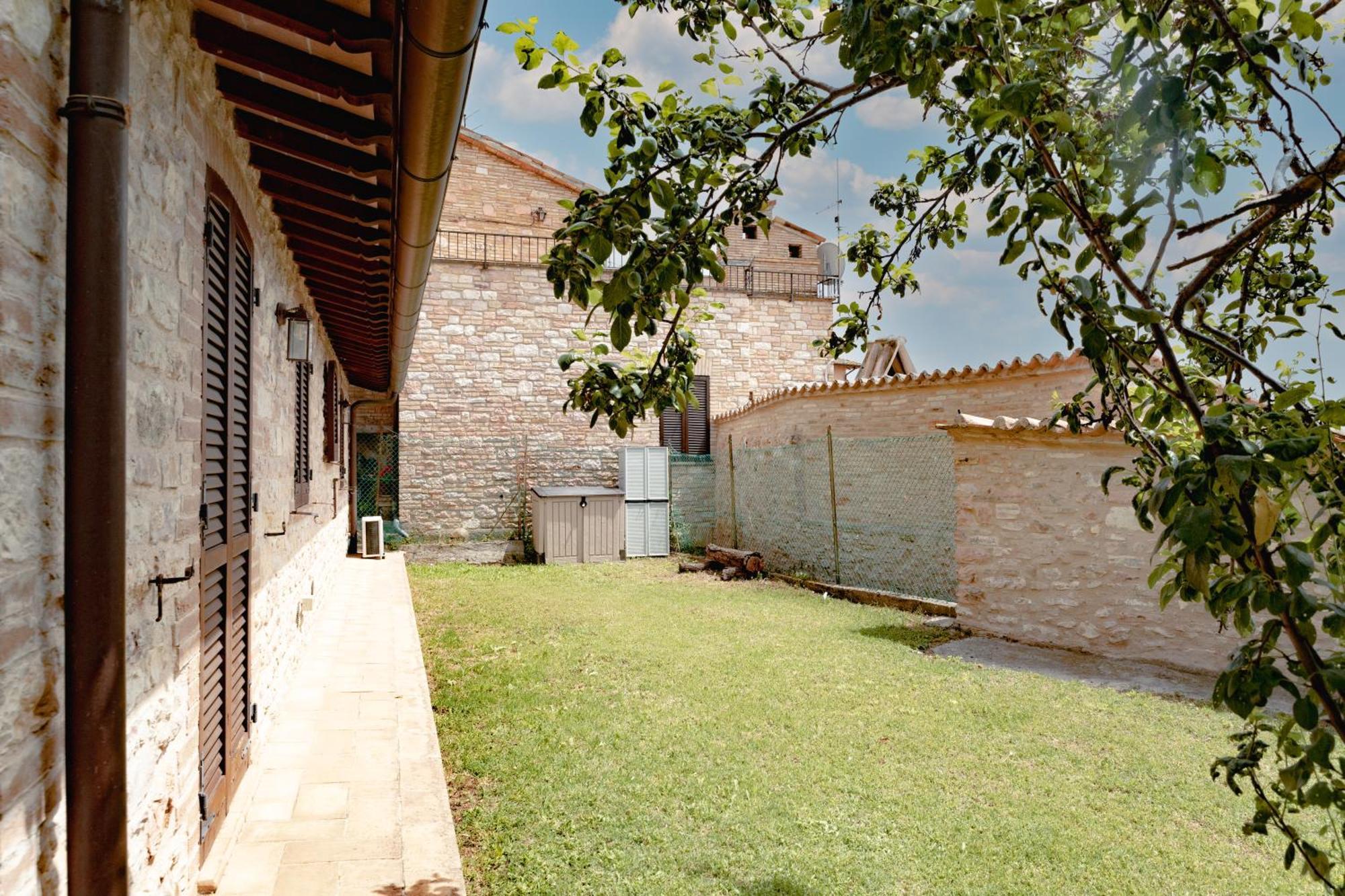 Rustic House, Con Patio E Giardino, Assisi Centro Villa Exterior photo